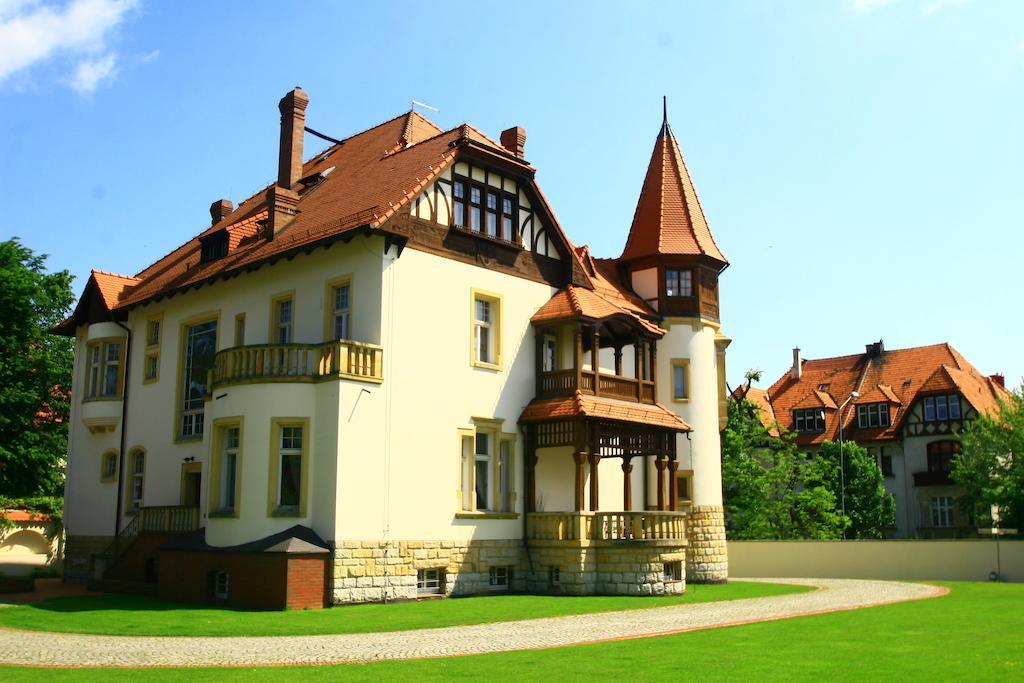 Hotel Palacyk Legnica Exterior photo